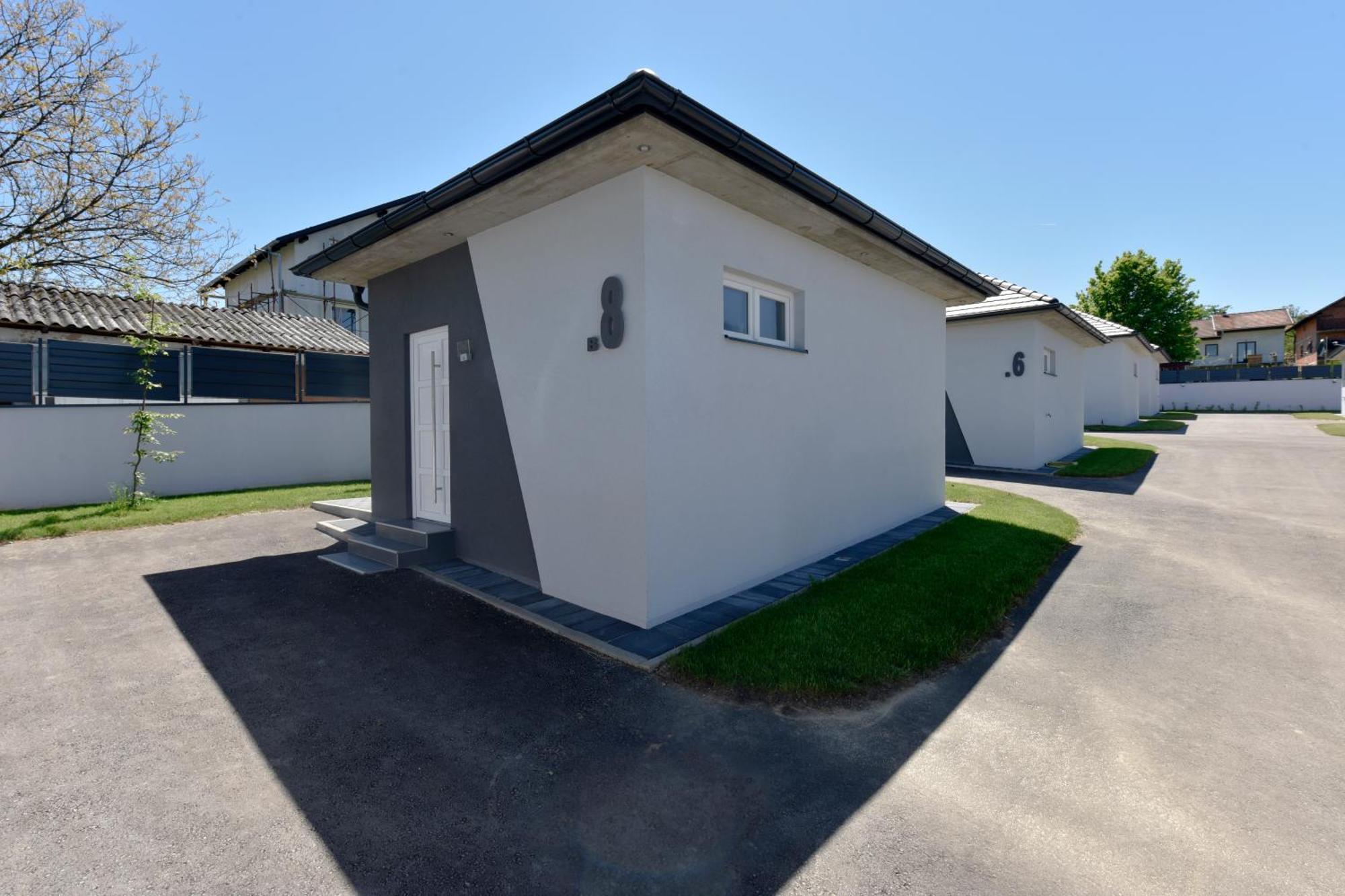 Apartmani I Bungalovi Trojka Banja Luka Bilik gambar