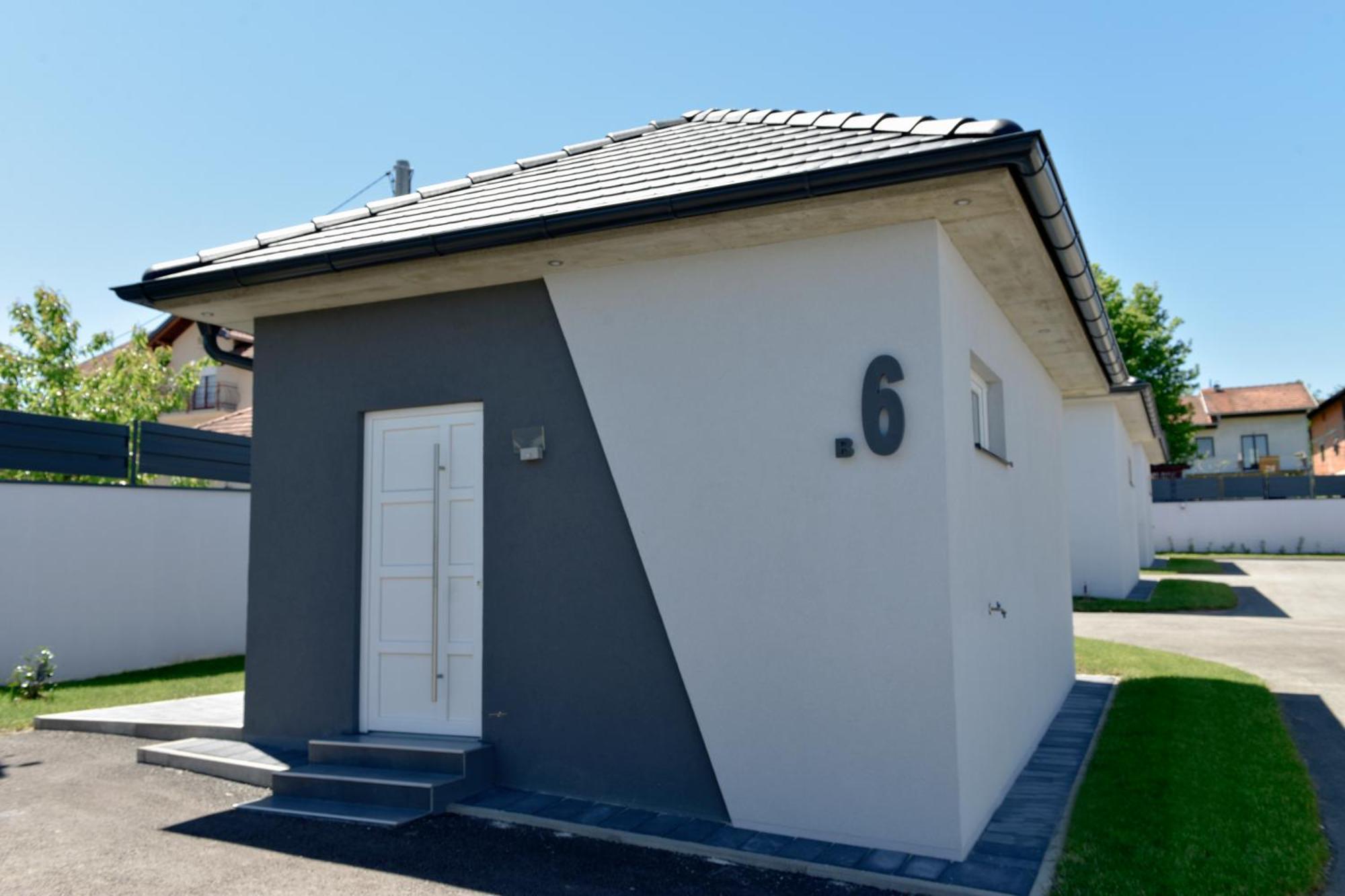 Apartmani I Bungalovi Trojka Banja Luka Bilik gambar