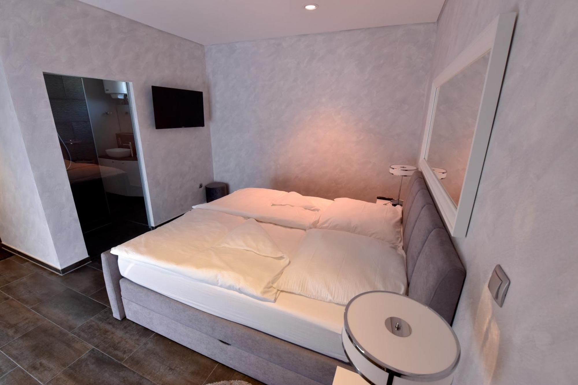 Apartmani I Bungalovi Trojka Banja Luka Bilik gambar
