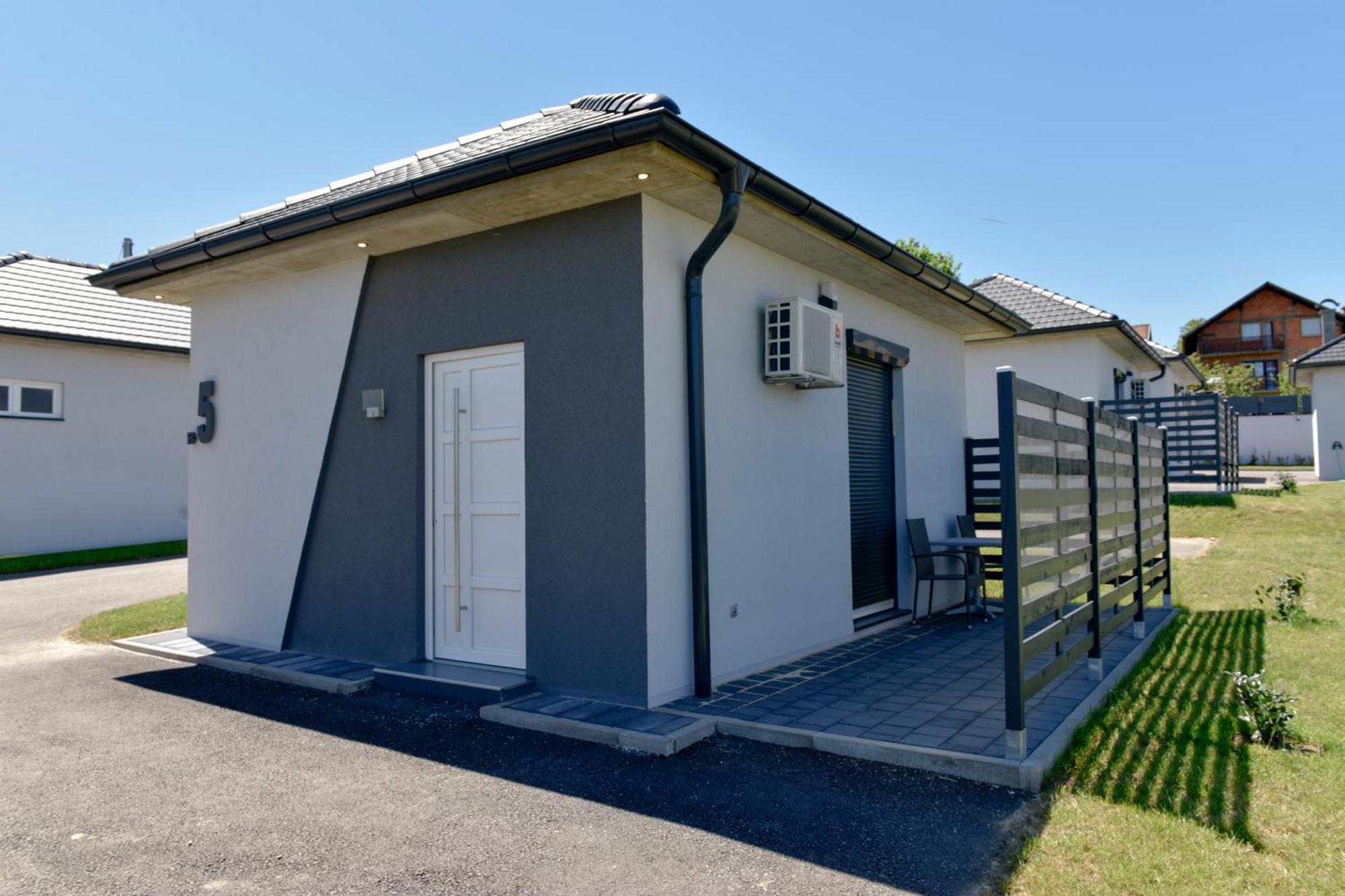 Apartmani I Bungalovi Trojka Banja Luka Bilik gambar