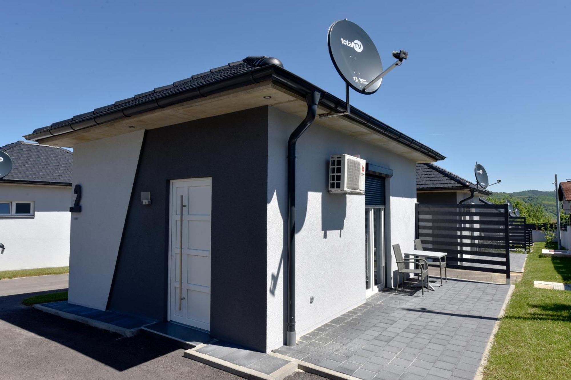 Apartmani I Bungalovi Trojka Banja Luka Bilik gambar