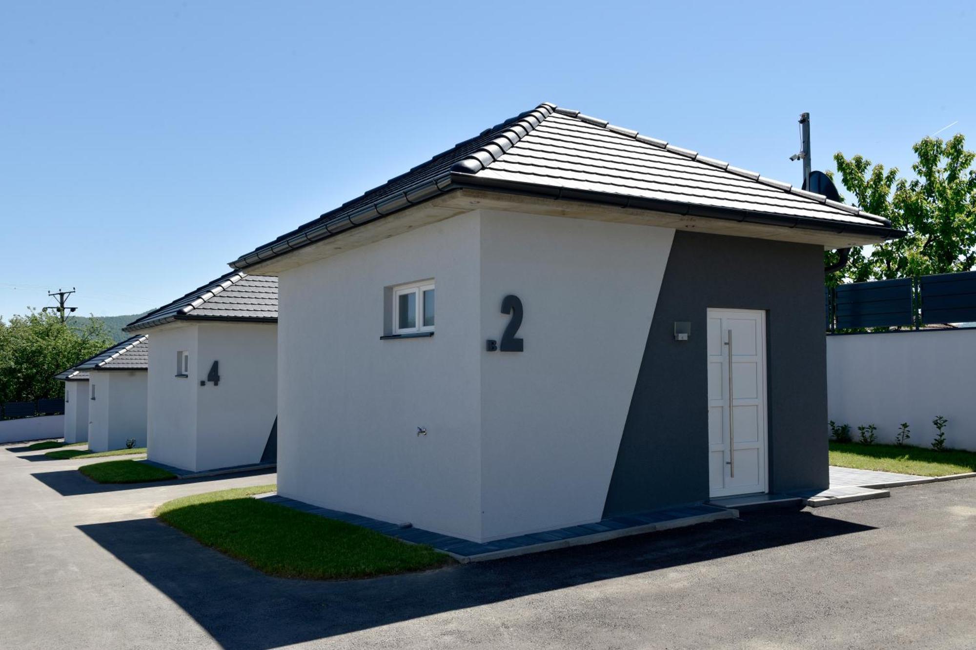 Apartmani I Bungalovi Trojka Banja Luka Bilik gambar