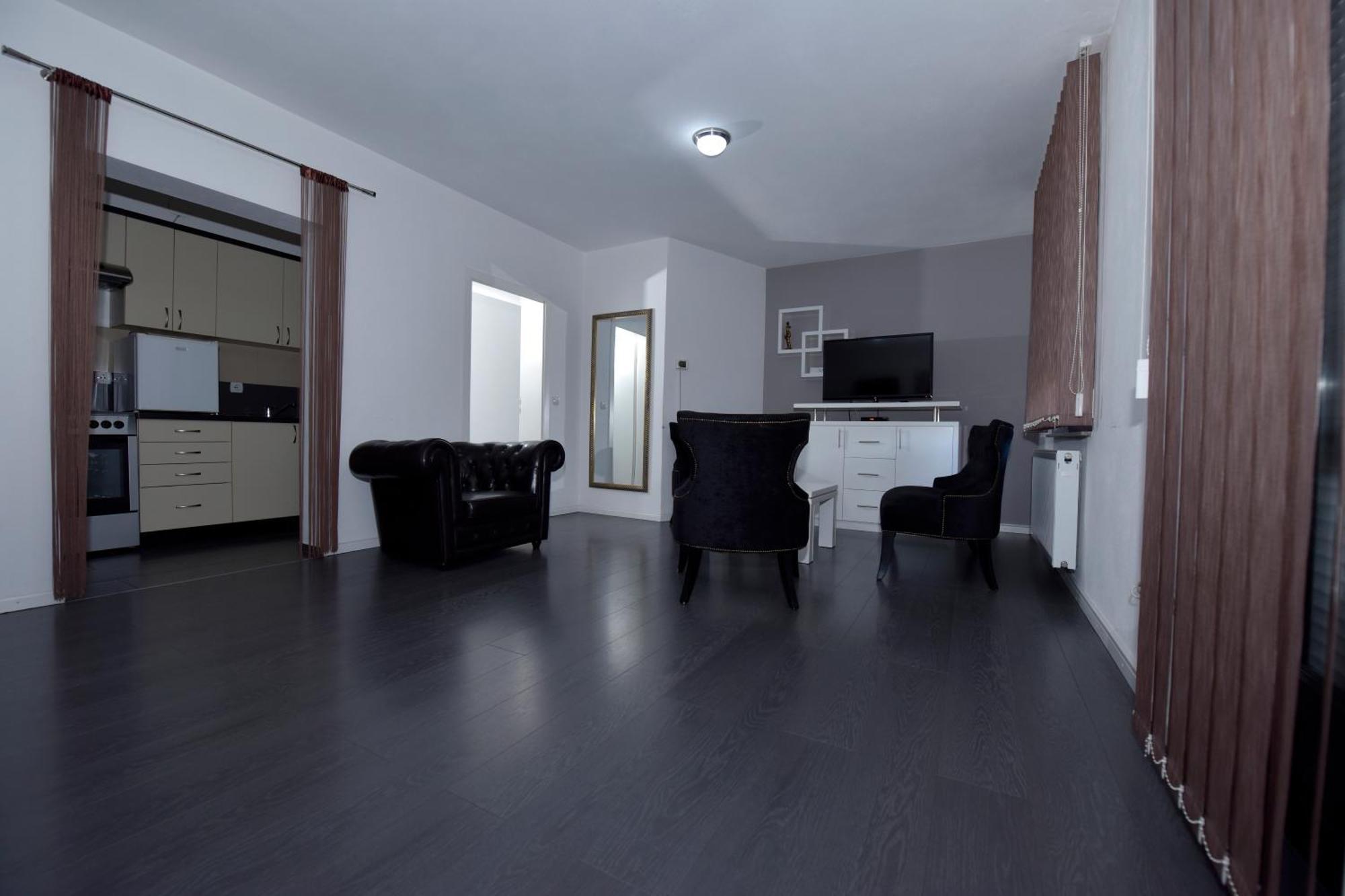 Apartmani I Bungalovi Trojka Banja Luka Bilik gambar